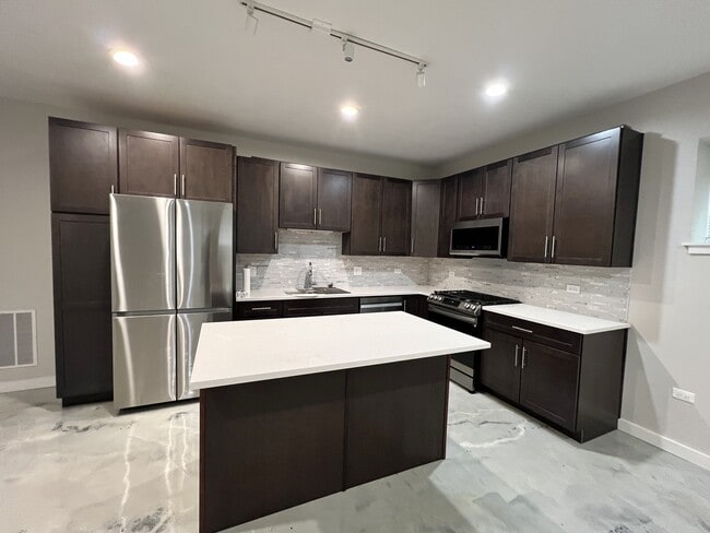 Photo - 4853 W Nelson St