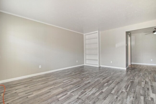 Photo - 1212 Hampshire Ln Unit 203-1
