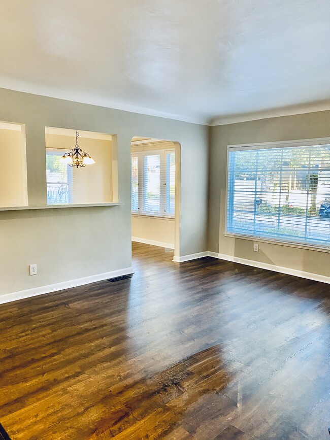 Sala de estar - 67 Windsor Ln