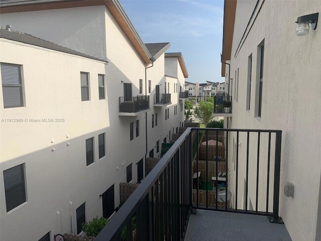 Photo - 10443 NW 82nd St Unit 31