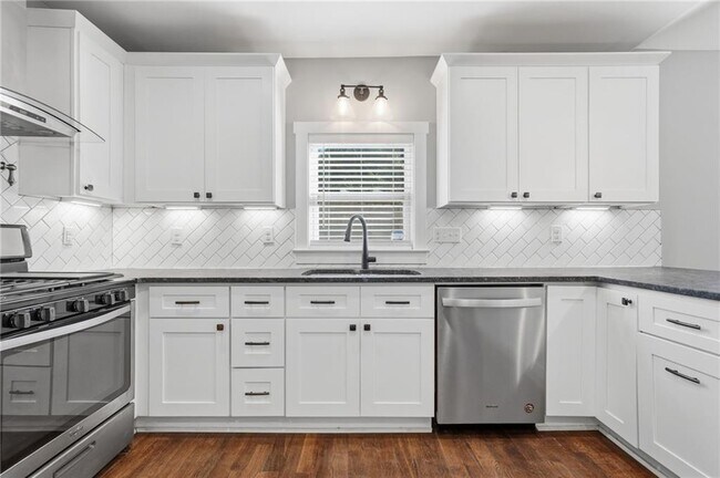 Photo - 1375 Miller Reed Ave SE