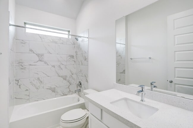 Photo - 3003 Lago Costa Dr