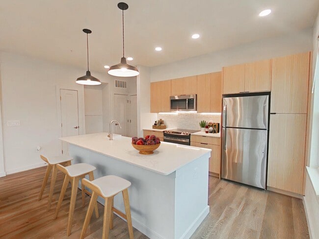 Custom Kitchen Cabinetry - The Reserve at Alamo Ranch Apartments