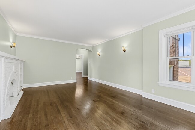 Photo - 5742 N Francisco Ave Unidad 2