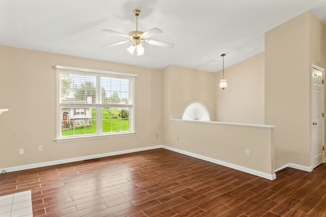 70 John's Ct NW