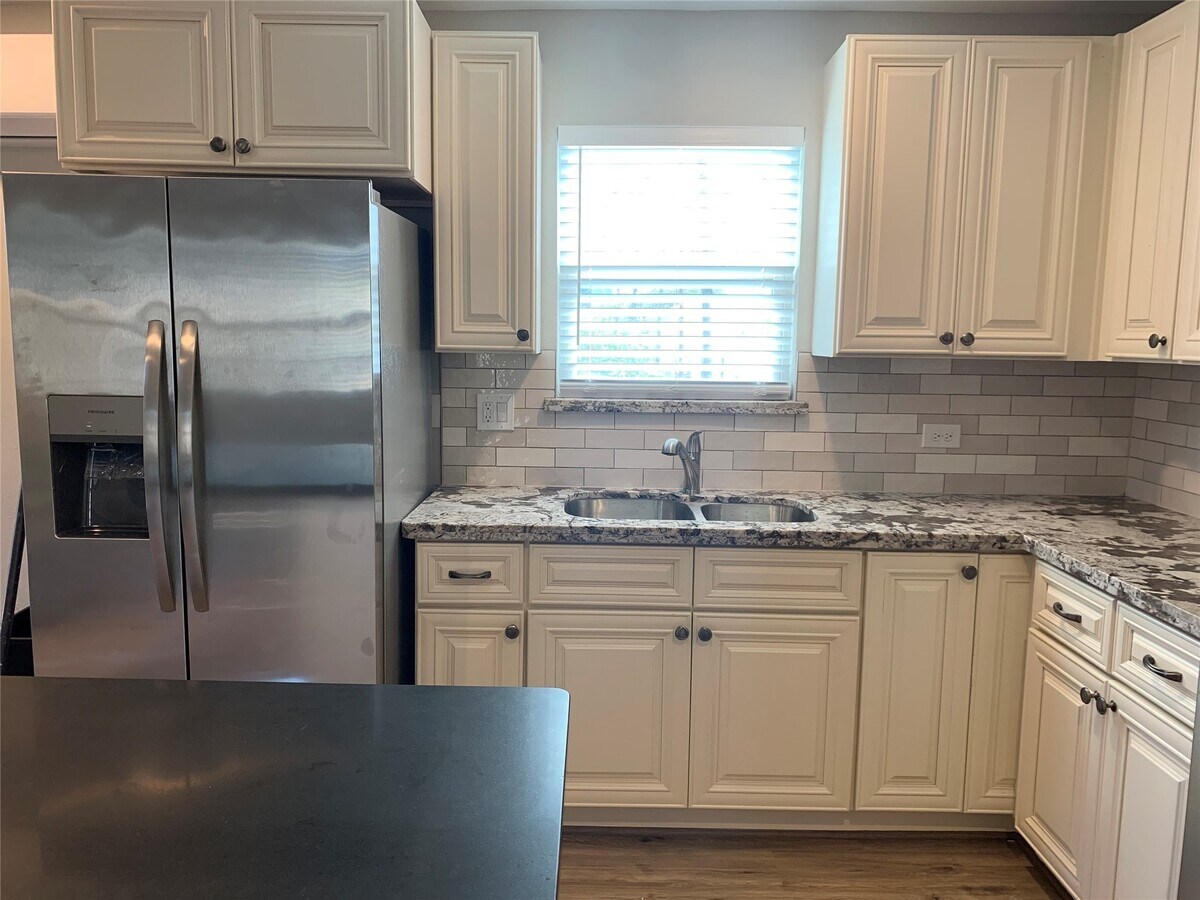 Photo - 1210 Avenue M