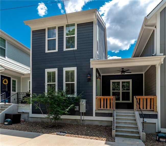 325 W Rock St