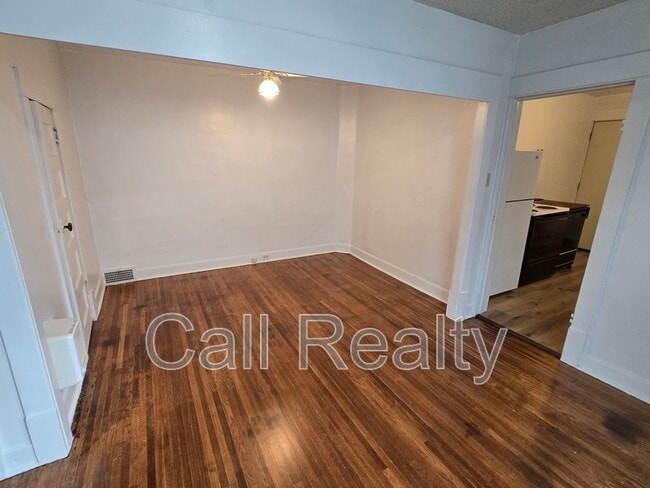 Photo - 1028 E Mission Ave Unit A