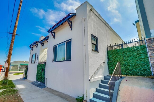 Photo - 1208 Daisy Ave