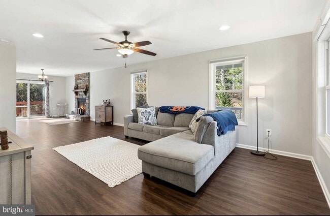 Photo - 144 Rollason Dr