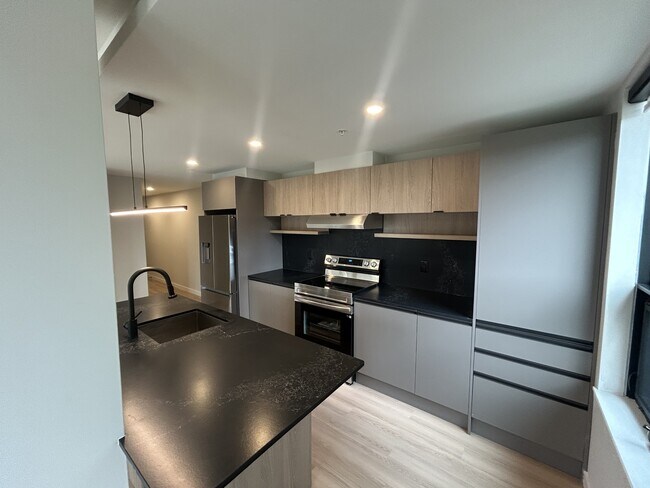 Photo - 5616-5616 South St Unit 409