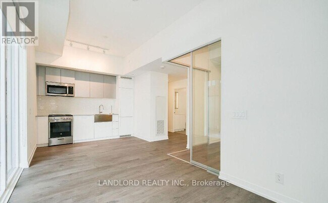 Photo - 270 Dufferin St Unité 1011