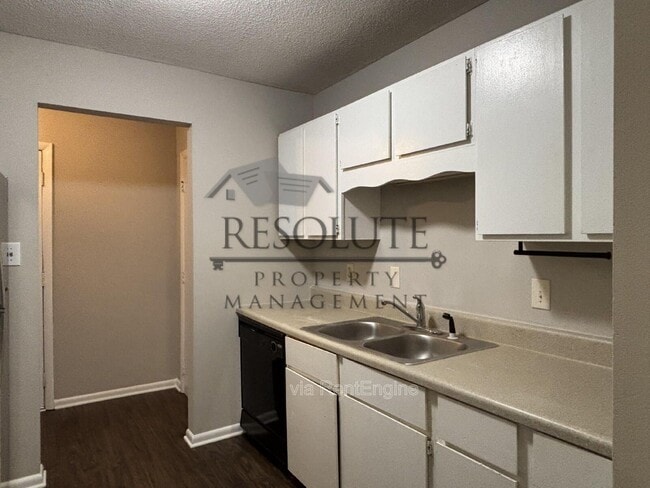 Photo - 4200 Greencastle Ct Unit B