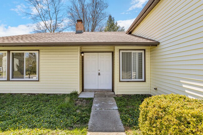 Photo - 79 Penfield Ln