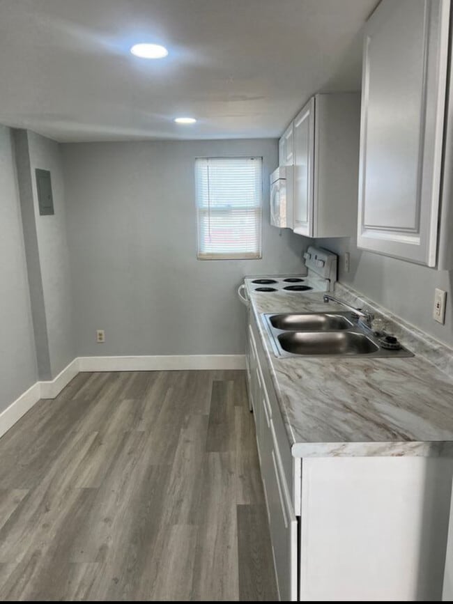 Photo - 806 Center St Unit 3