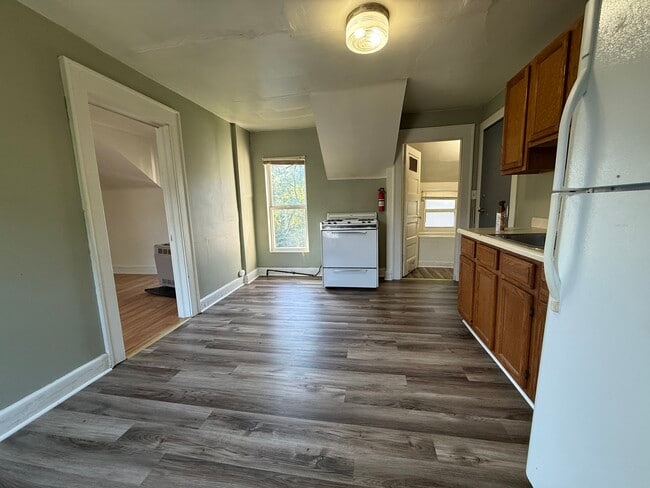 Photo - 630 Brandon St