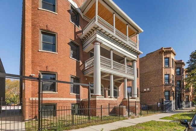 Photo - 444 E 48th St