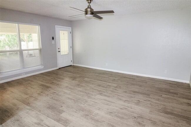 Photo - 11705 Cherokee St