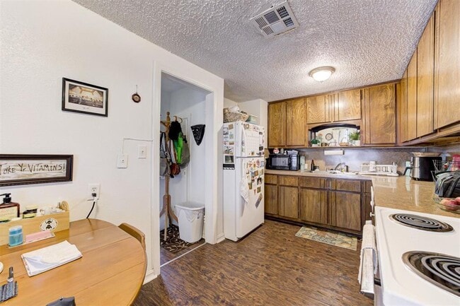 Photo - 840 NW 44th St