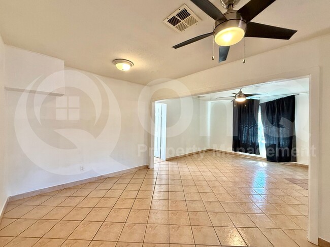 Photo - 3238 W Garfield St