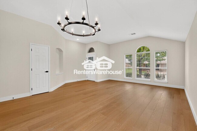 Photo - 9113 Warren Dr