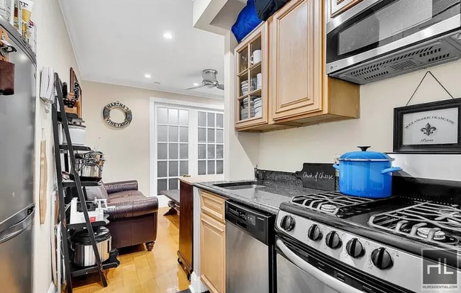 Photo - Christopher Street Unidad 10