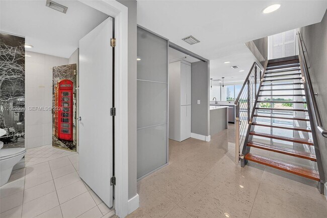 Building Photo - 2950 NE 188th St Unit 406