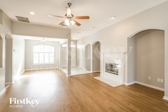 Photo - 1528 Walnut Creek Dr