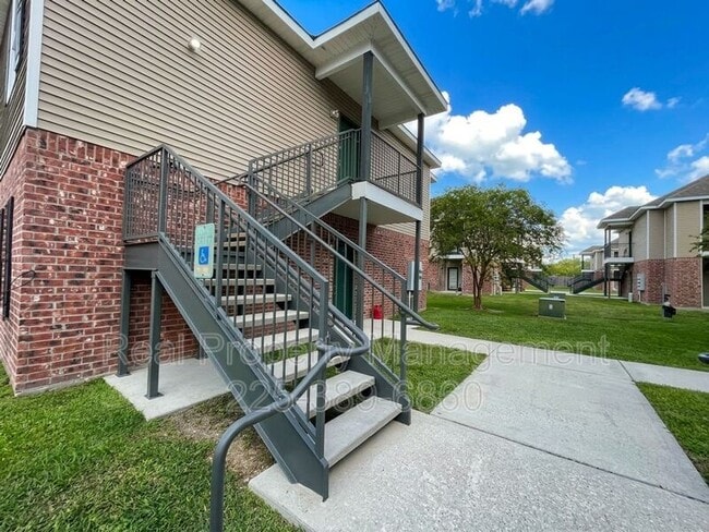 Building Photo - 31855 LA-16 Unit 404