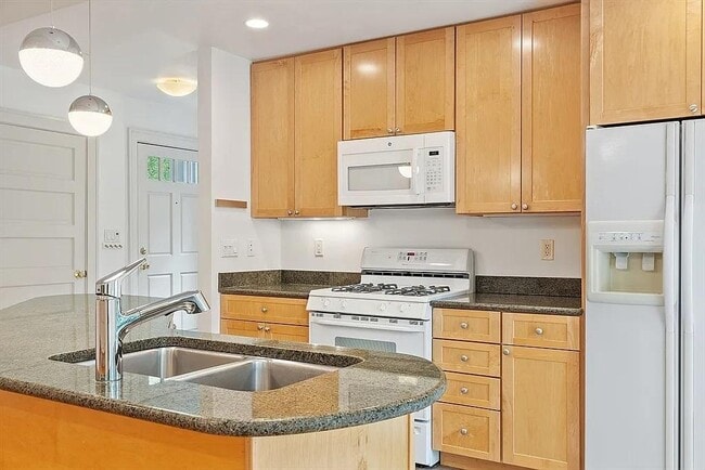Photo - 122 Hamilton St
