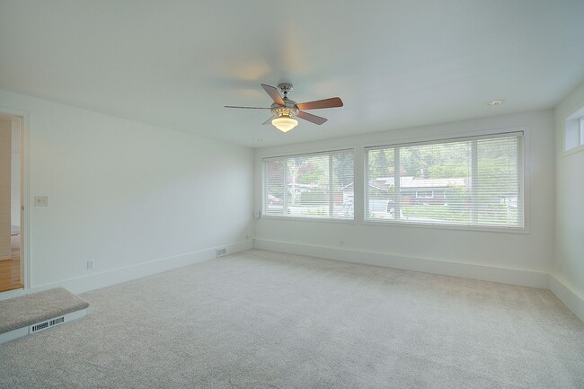 Photo - 3bd/1.5ba Mercer Island Home