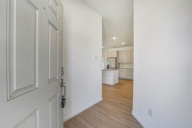 Photo - 11928 Lakewood W Dr