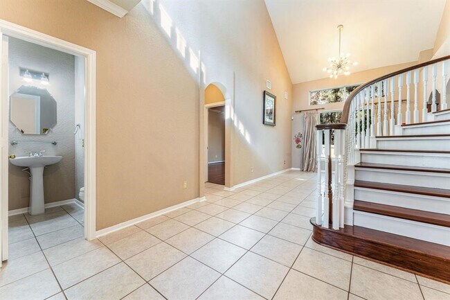 Photo - 182 N Wimberly Way