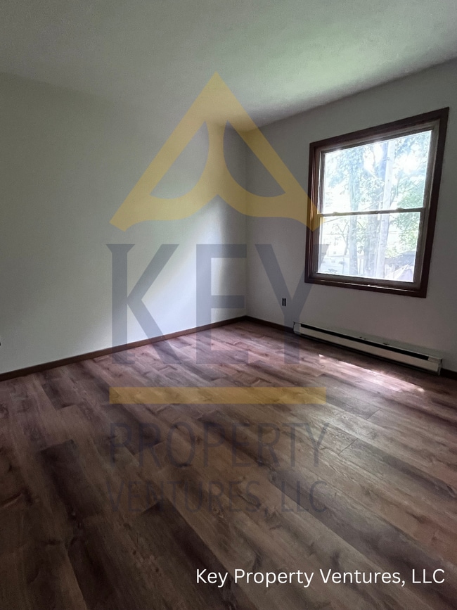 Photo - 493 Hollenbeck St Unit 1