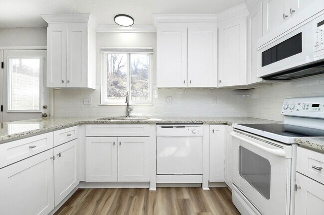 Photo - 1524 Waybridge Ln