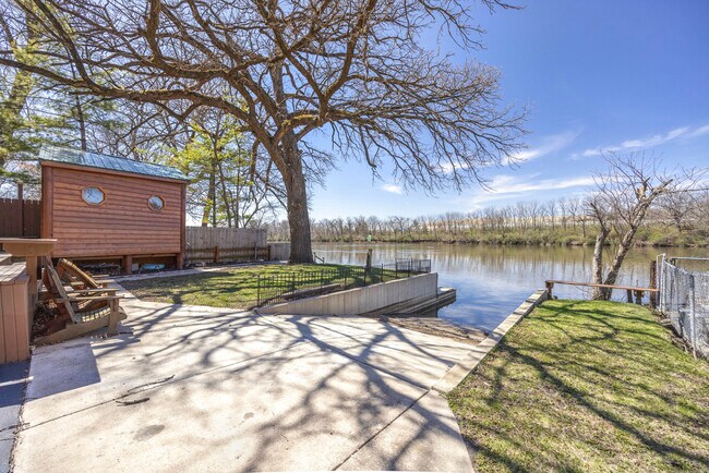 Photo - 3341 E 2059th Rd