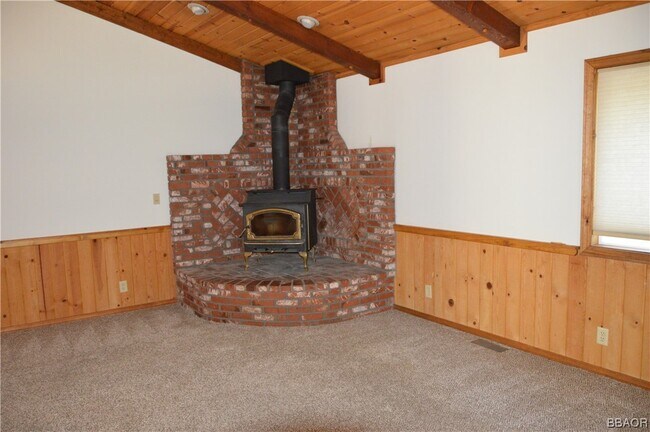 Photo - 617 E Barker Blvd