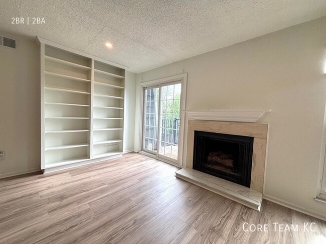 Photo - 2900 W 53rd St Unit 211