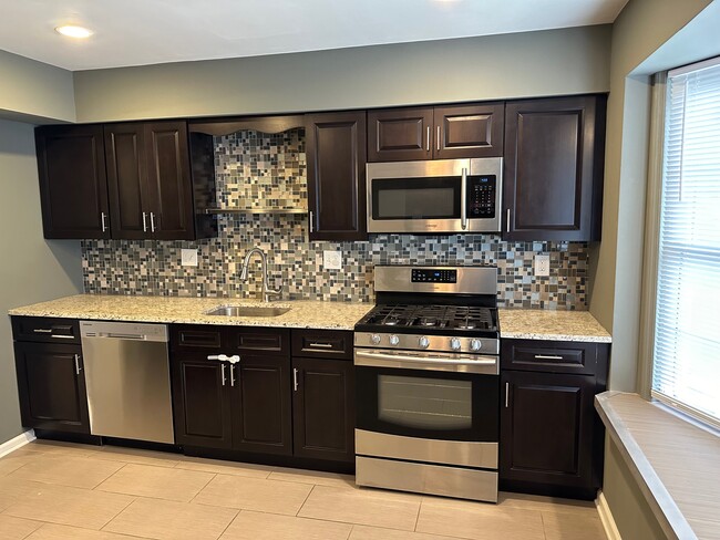 Kitchen - 50 Blue Jay Dr Townhome