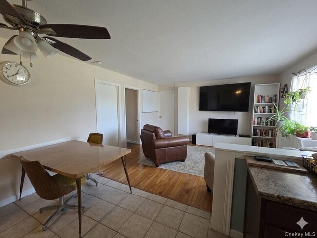 Building Photo - 635 South St Unit 4