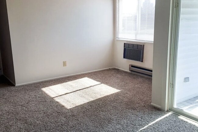 Building Photo - 636 Berry Ln