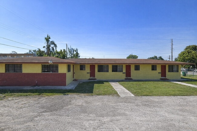 Building Photo - 4Plex