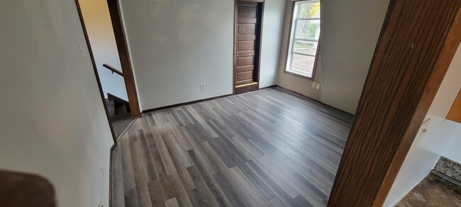 Building Photo - 353 Emma St Unit #2