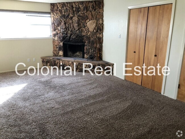 Building Photo - 303 Innsdale Terrace Unit D Rental