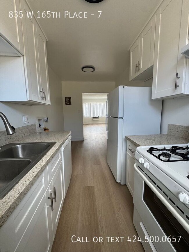 Photo - 835 W 165th Pl Unidad 7