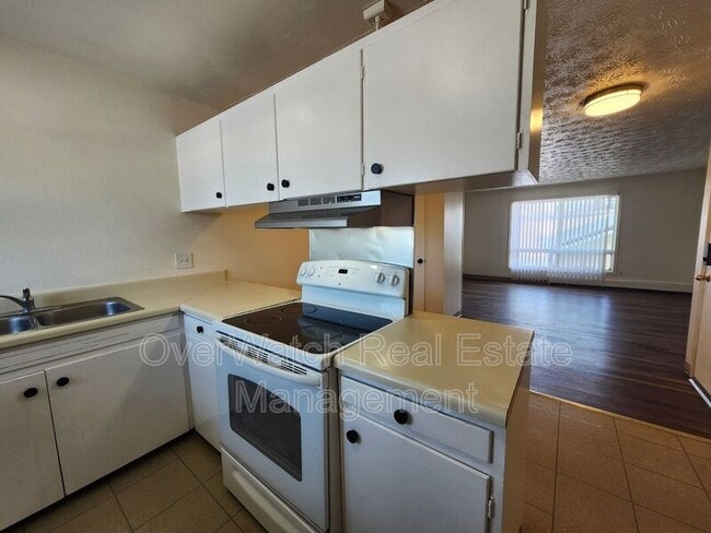 Photo - 3925 E 9th Ave Unit 5