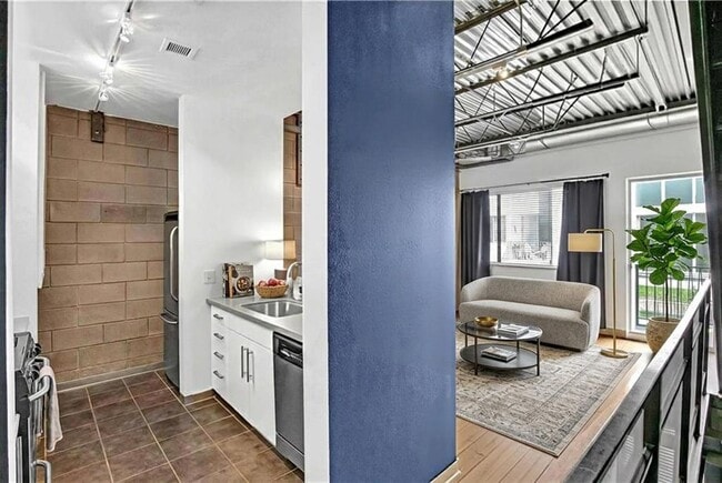 Photo - 4801 S Congress Ave Unit B2