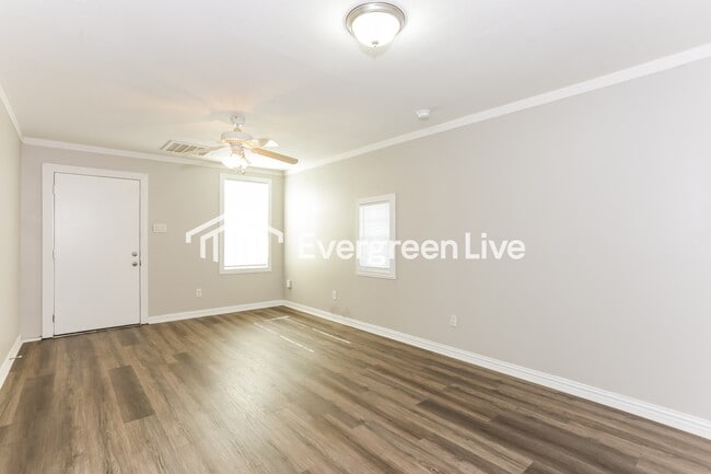 Photo - 8914 Cardella Ave