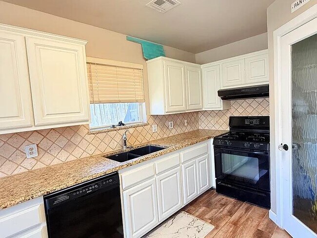 1801 Brittany Ln