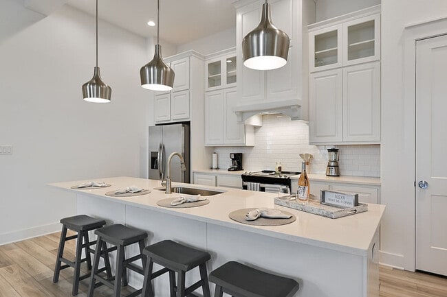 Building Photo - 5048 Mooney Fls Dr Unit ID1328065P